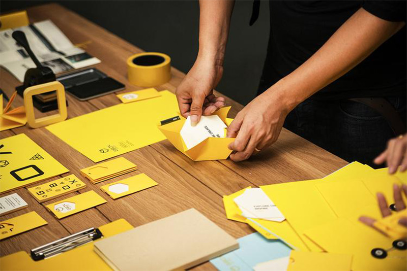 ����vi���